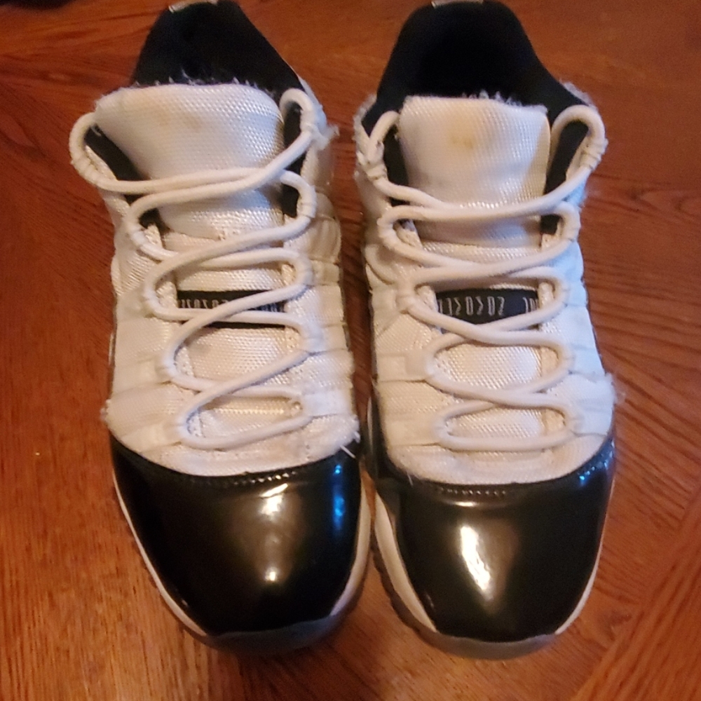 Low Jordan 11 Concord